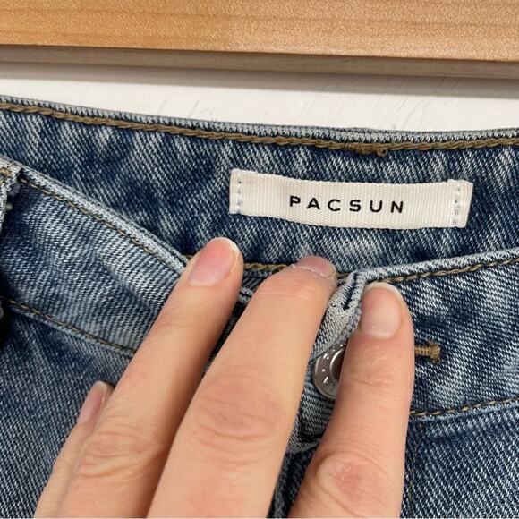 Pacsun Medium Wash High Rise Mom Jeans Womens 28 Short Distressed Blue Denim - Picture 5 of 12
